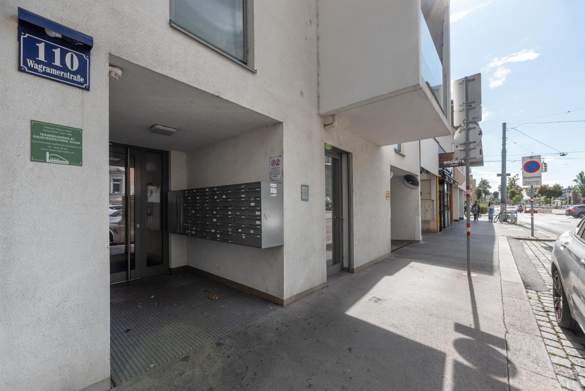 Apartment Mit Traumhafter Dachterrasse & Weitblick Виена Екстериор снимка