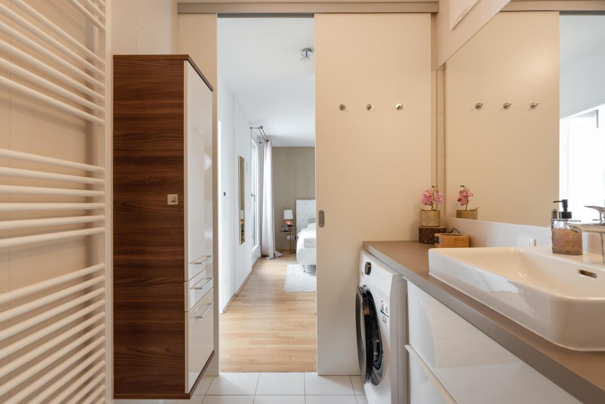 Apartment Mit Traumhafter Dachterrasse & Weitblick Виена Екстериор снимка